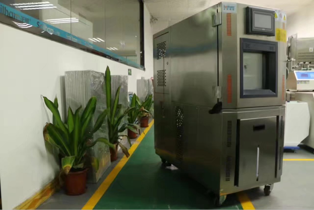 負70度不銹鋼立式恒溫恒濕試驗箱圖片