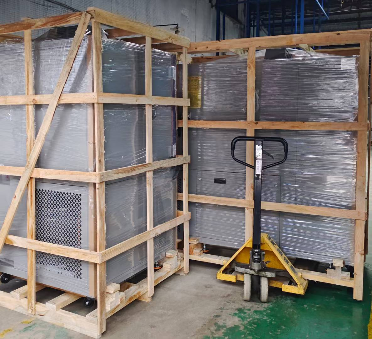 快速溫變試驗(yàn)箱發(fā)貨湖南長沙客戶公司